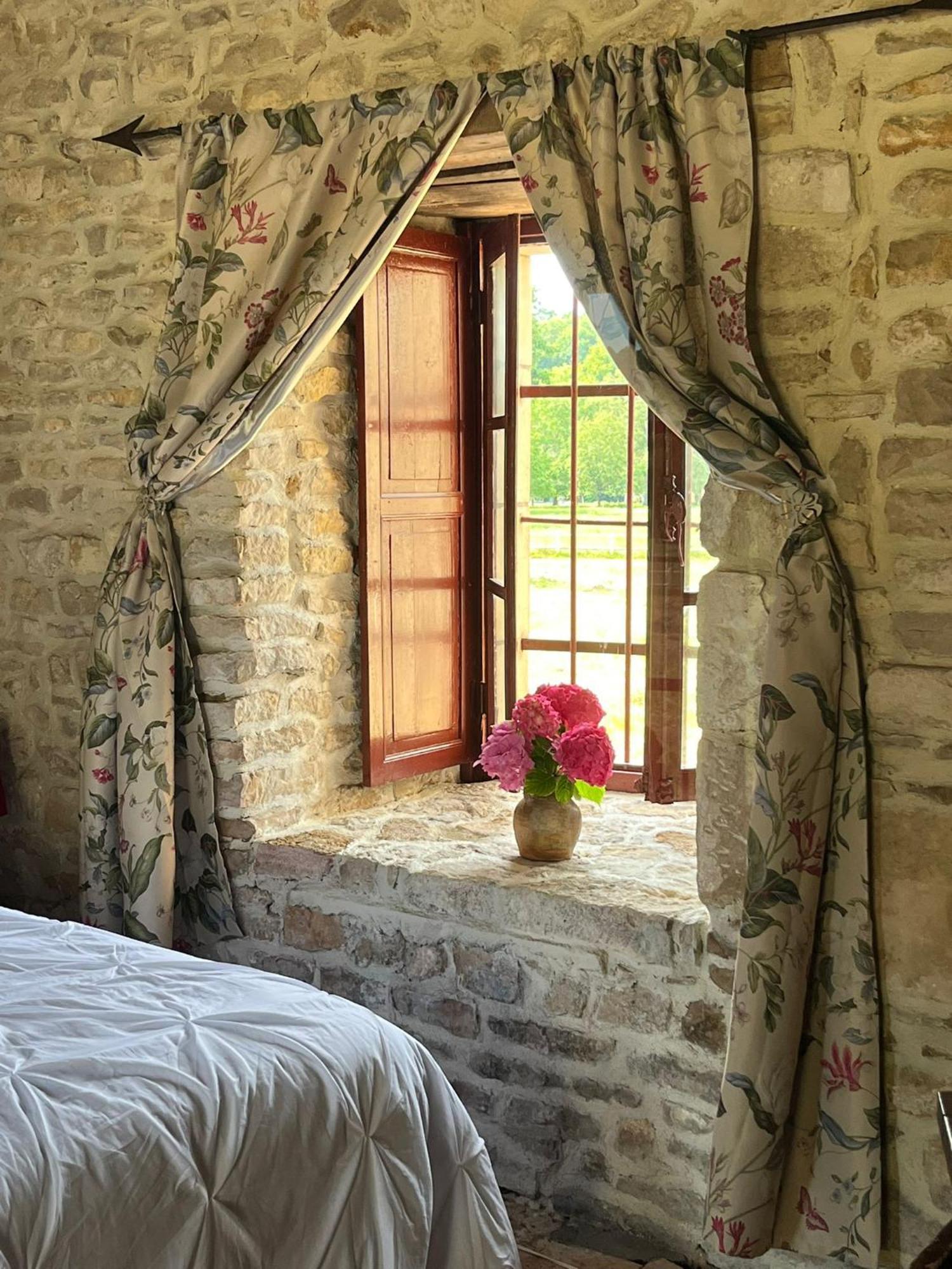 Chambre Dans Tour Du 15Eme Siecle Mauvieres Exterior photo
